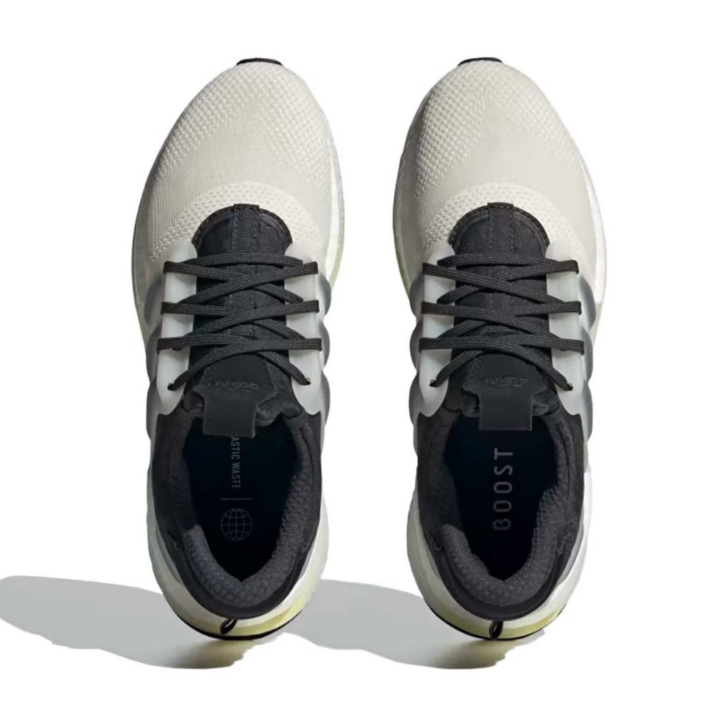 Adidas women  Black and White Sneakers new in the box 164999